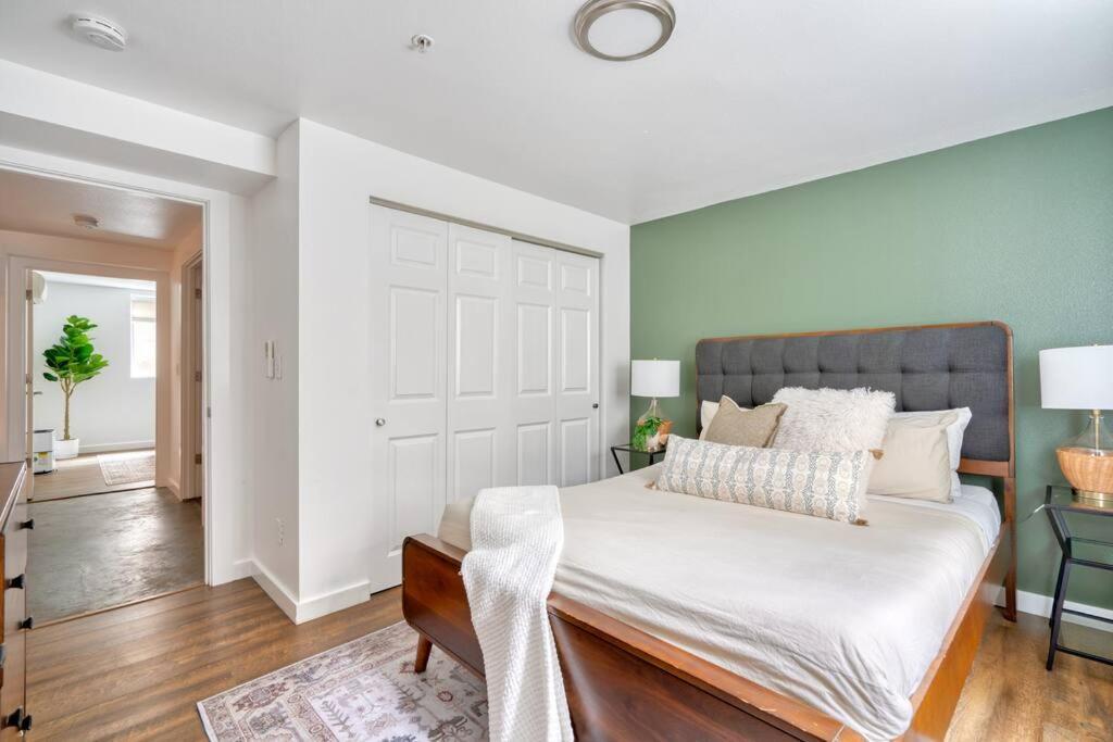 Collection - Underground Mid-century Hideaway In Laurelhurst Apartment Portland
