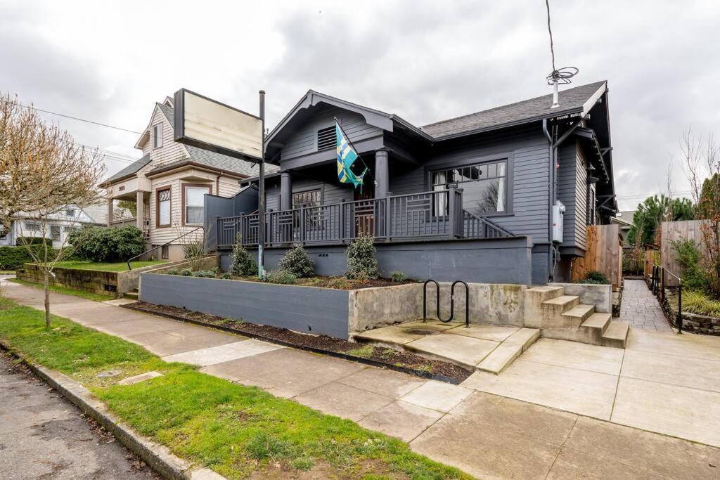 Apartment Collection - Underground Mid-century Hideaway In Laurelhurst Portland