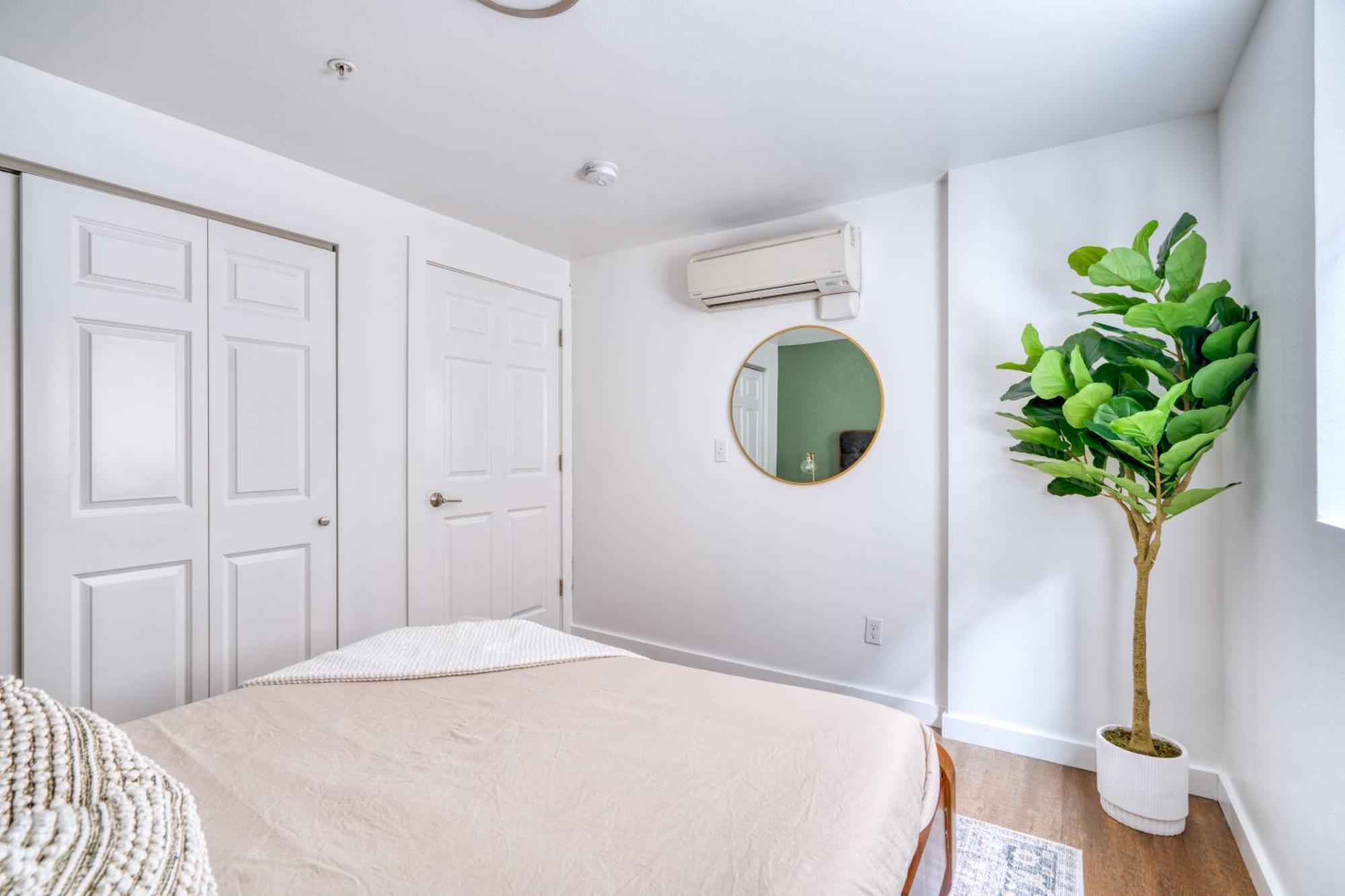 Collection - Underground Mid-century Hideaway In Laurelhurst Apartment