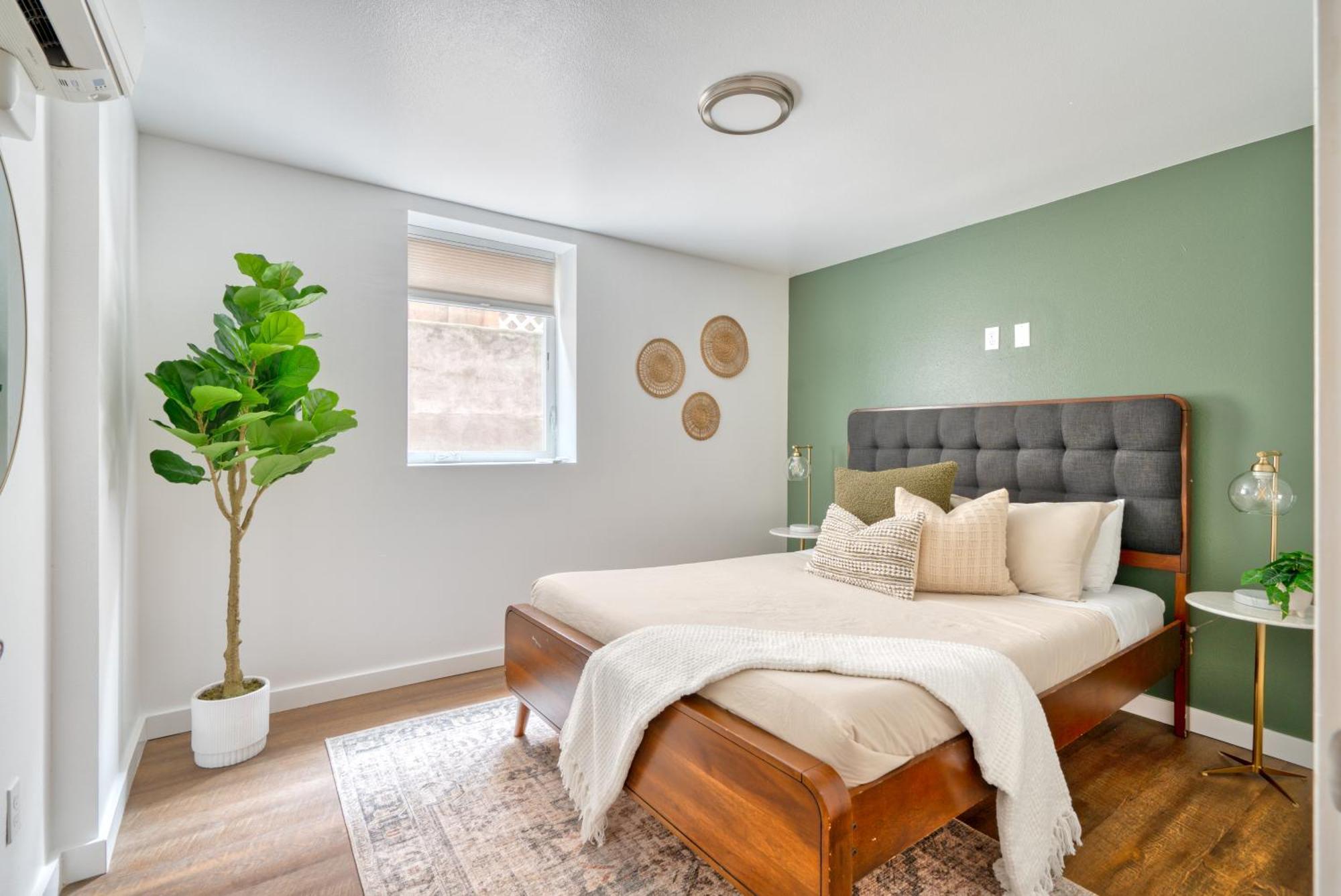 Collection - Underground Mid-century Hideaway In Laurelhurst Apartment *