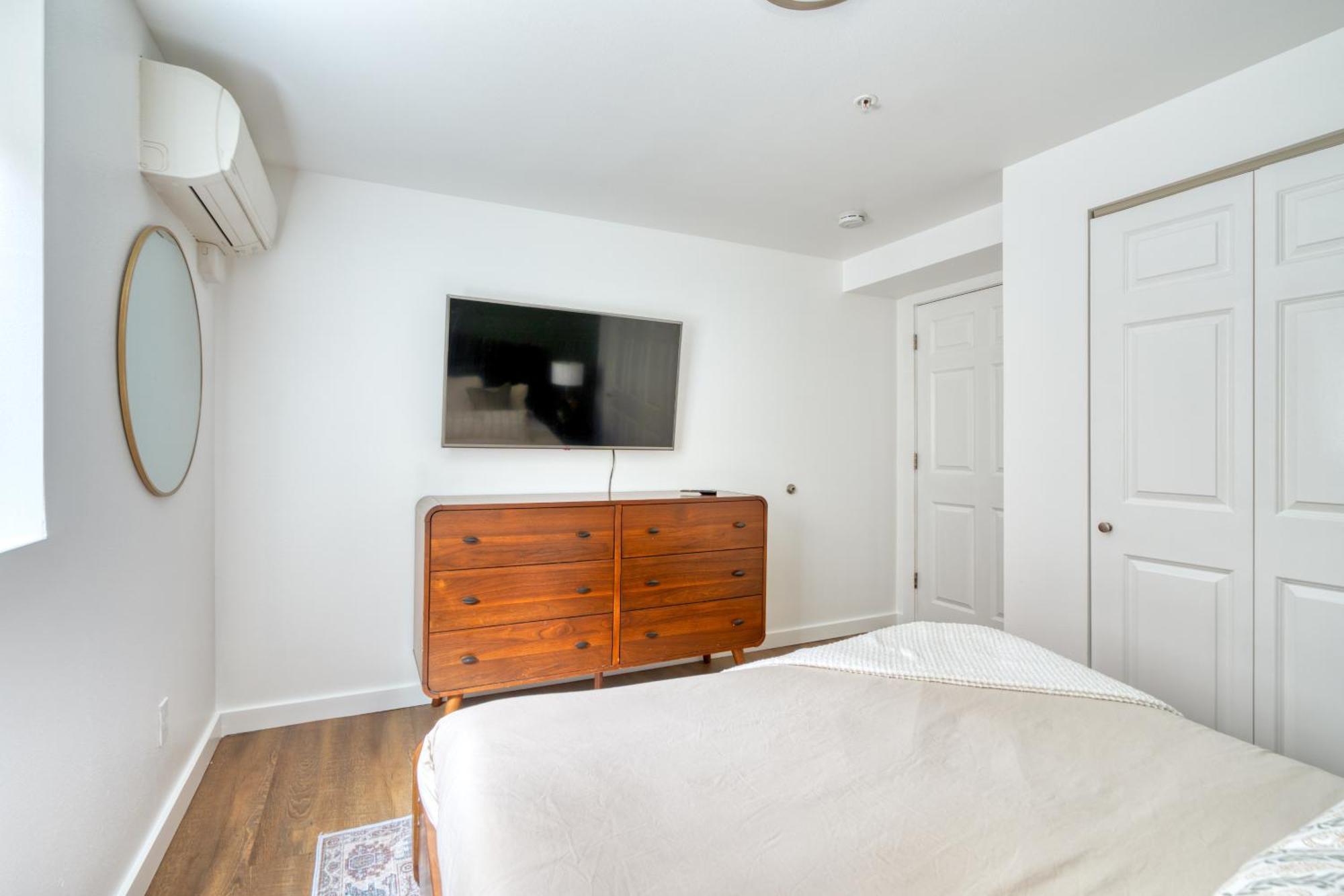 Collection - Underground Mid-century Hideaway In Laurelhurst Apartment *
