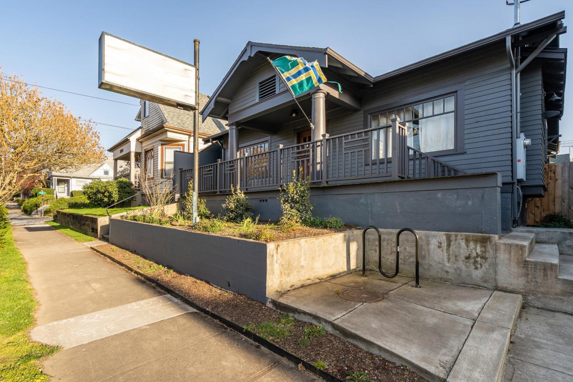 Collection - Underground Mid-century Hideaway In Laurelhurst Apartment Portland